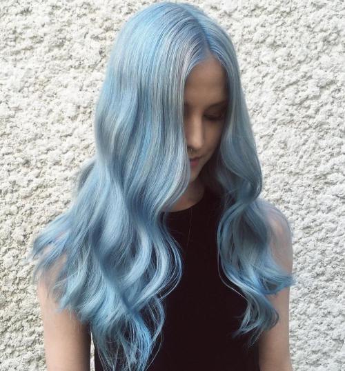 Eisblaues Haar