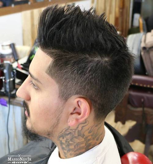 Männer's Simple Spiky Haircut