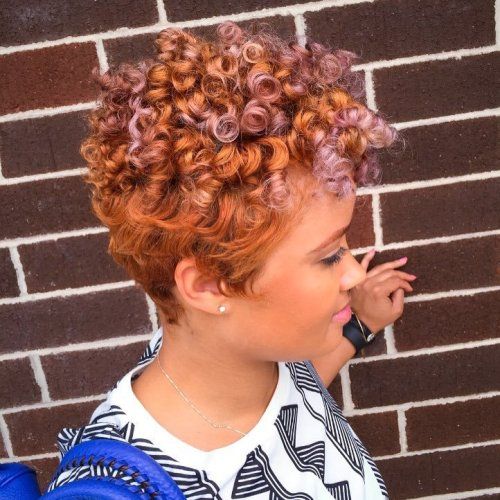 Afroamerikaner-Curly Copper Pixie