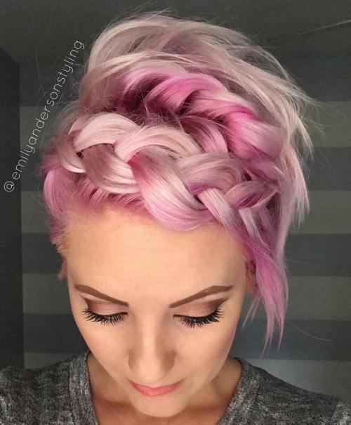 разхвърлян Braided Pastel Pink Hairstyle