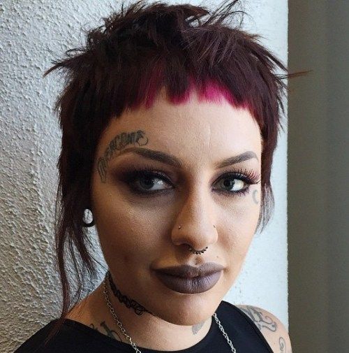 Oříznuto Punk Hairstyle