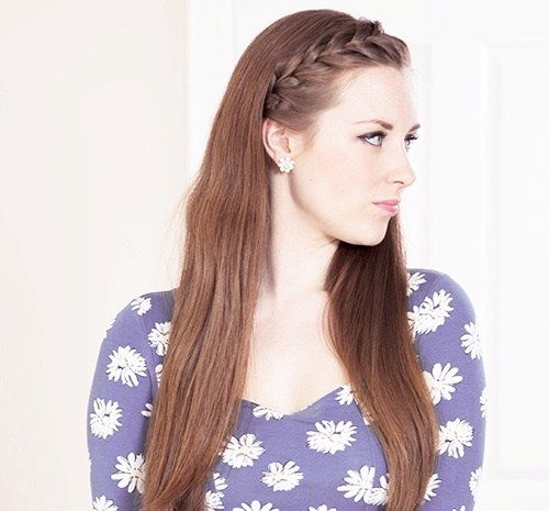 дълго hairstyle with braided bangs