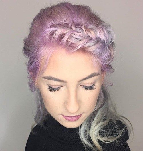 柔和的紫色编织发型