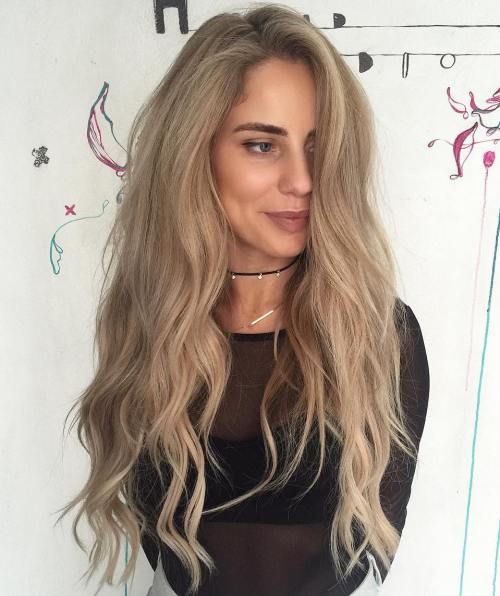 пепел Blonde Wavy Hairstyle For Long Hair
