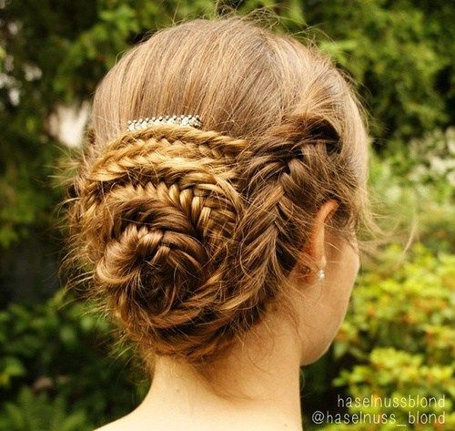 мида bun with fishtail braid