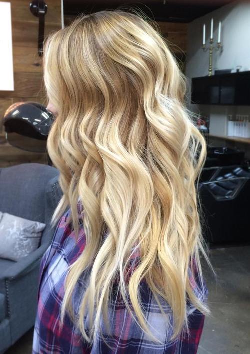 дълго blonde hair with balayage highlights