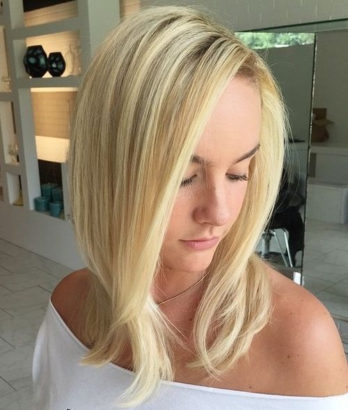 среда blonde hairstyle for straight hair