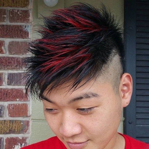 spiky الرجل الآسيوي تصفيفة الشعر مع الضوء