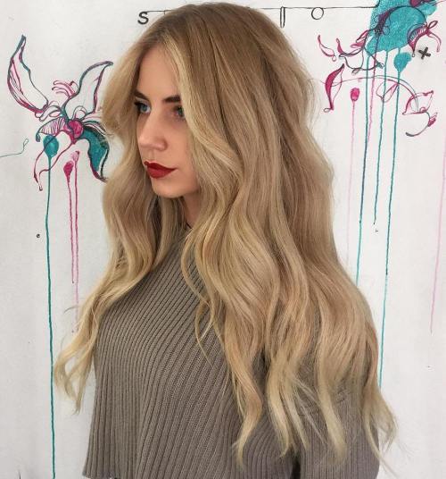 Krémová Blonde Balayage Hairstyle