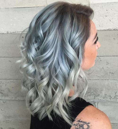 Pastell Blau und Silber Haar