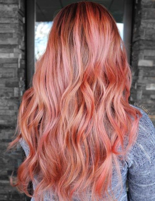 红色和粉红色Balayage头发