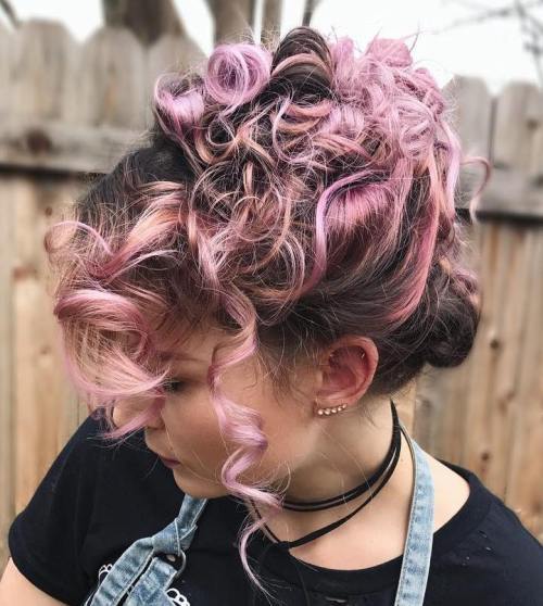пастел Pink Curly Updo