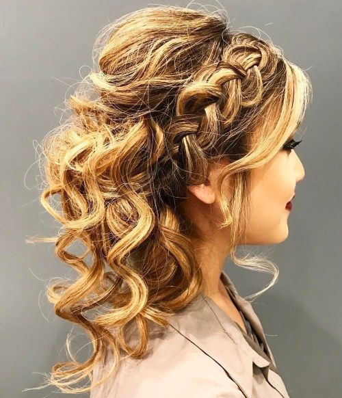 къдрав Updo With Side Braid And Bangs