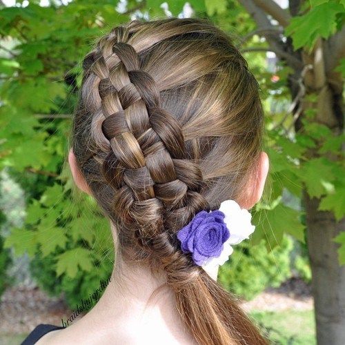 сплетена updo with a side pony for girls