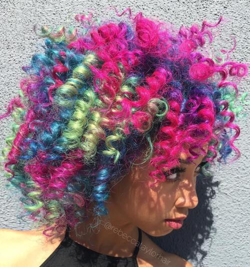 Vícebarevný Natural Curly Hairstyle