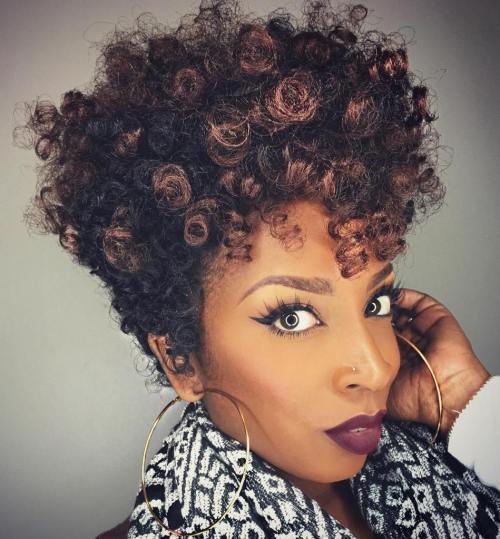 Tapered Afro mit Highlights