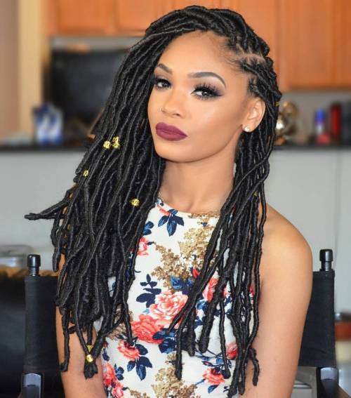 Dlouho Side-Parted Faux Locs
