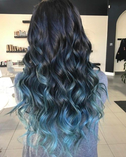 Pastell Blue Balayage Highlights für schwarzes Haar