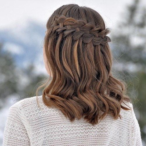 holandský waterfall braid for medium hair