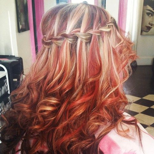 Červené balayage hair with waterfall braid