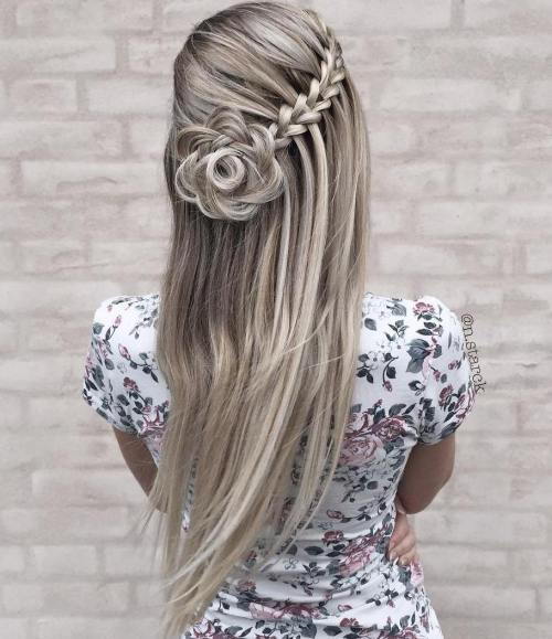 Vodopád Braid With A Hair Flower