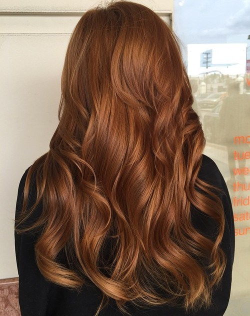 Dlouho Wavy Copper Hairstyle