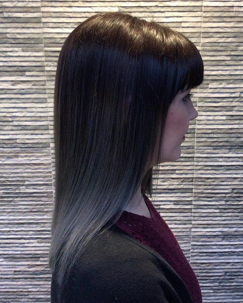 střední straight brown hair with gray ombre