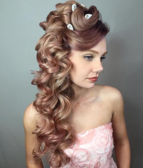 страна Curly Hairstyle For Long Hair