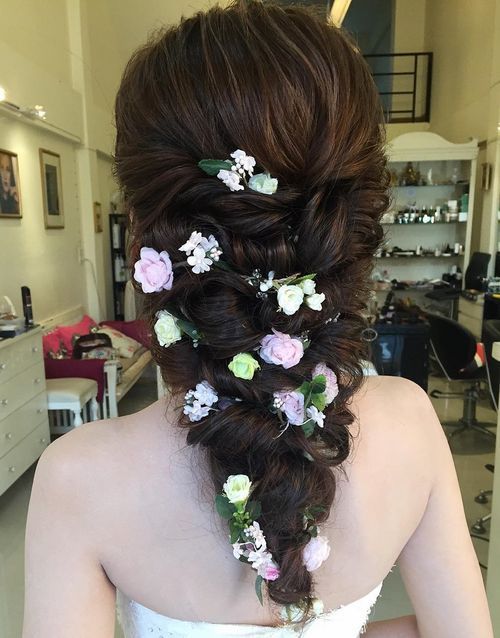 V-образна wedding hairstyle for long hair