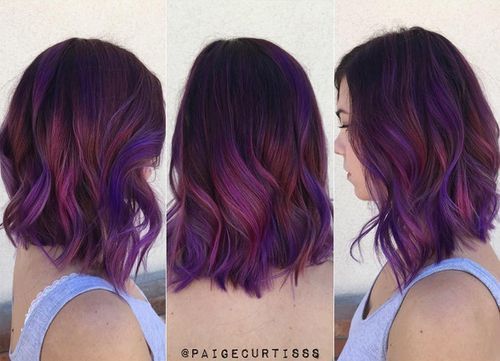 черно hair with purple highlights