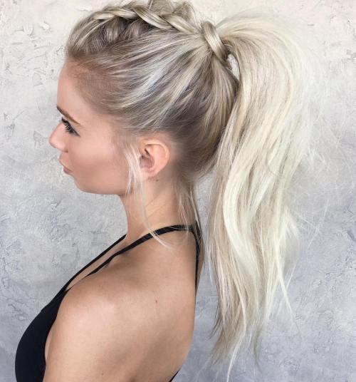 разрошена Ponytail With A Braid