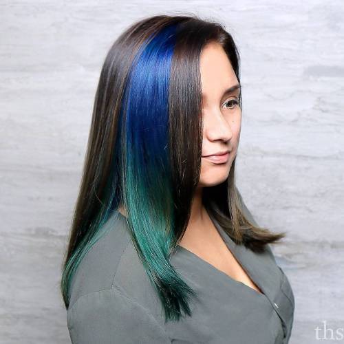黑发的蓝色和绿色面板亮点