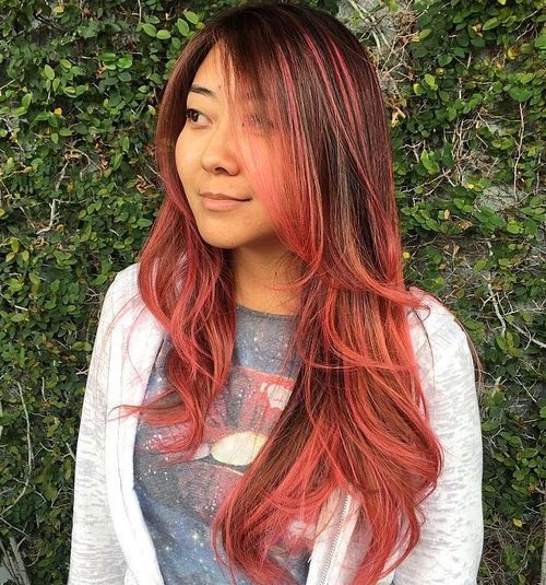 hnědý hair with pink ombre highlights