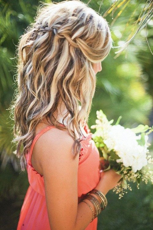 střední braided hairstyle for bridesmaids