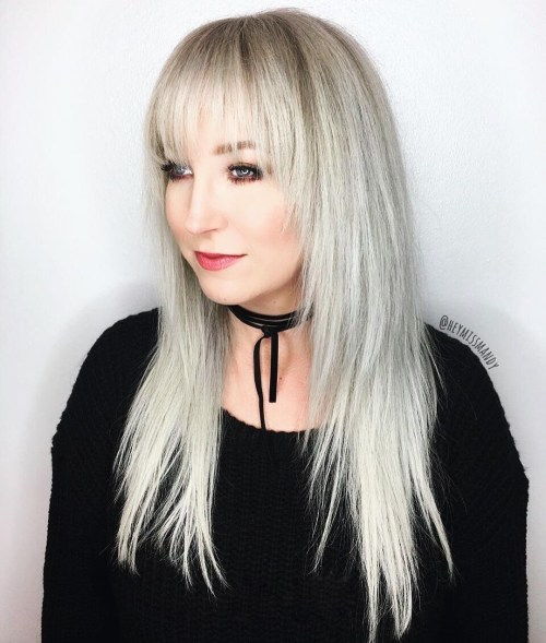 дълго Layered Hairstyle With Bangs