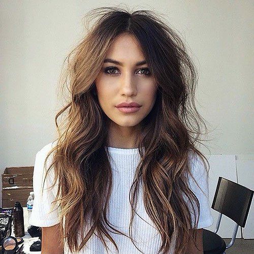 chaotický wavy hairstyle for long hair 