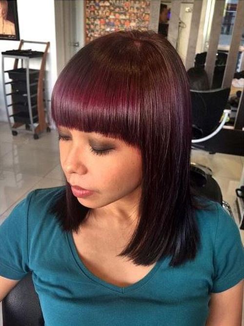 dlouho burgundy bob with blunt bangs