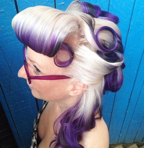 Blondýnka And Purple Half Up Pin Up Hairstyle