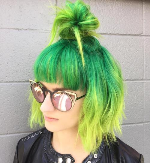 Spitzenknoten für kurze grüne Haare