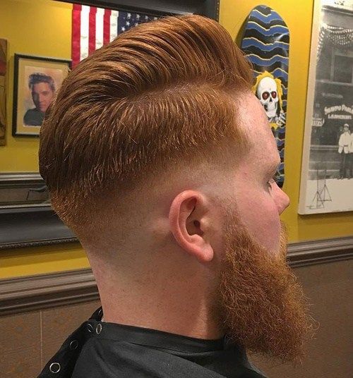 rote Taper Fade Frisur mit Bart