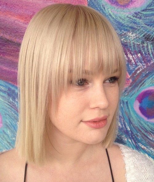 Рус straight bob with a fringe