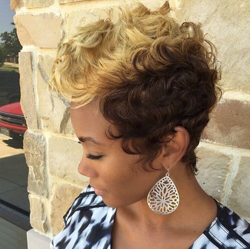 къс curly blonde and brown hairstyle for black women