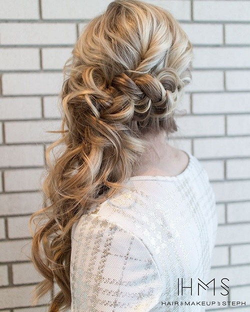 Dlouho Curly Ponytail With A Braid