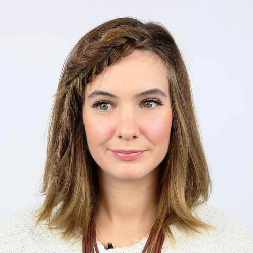 jednoduchý medium length hairstyle with braided bangs