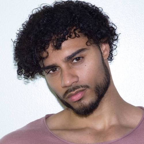 Männer's Medium Natural Curly Hairstyle