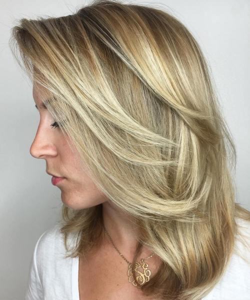 Side-Parted Mittelblond Balayage Haar