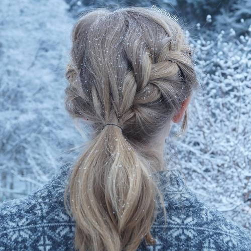 прост ponytail with french braids