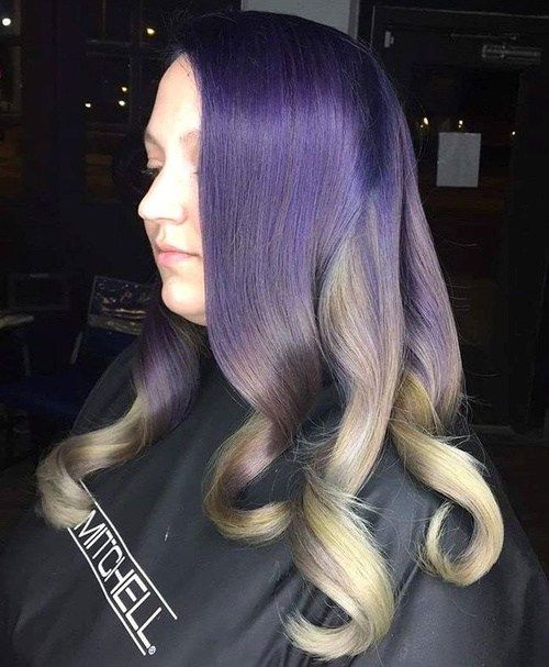 紫色到灰色的Ombre头发