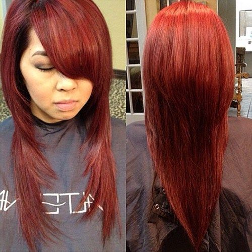 langer roter V-Haarschnitt