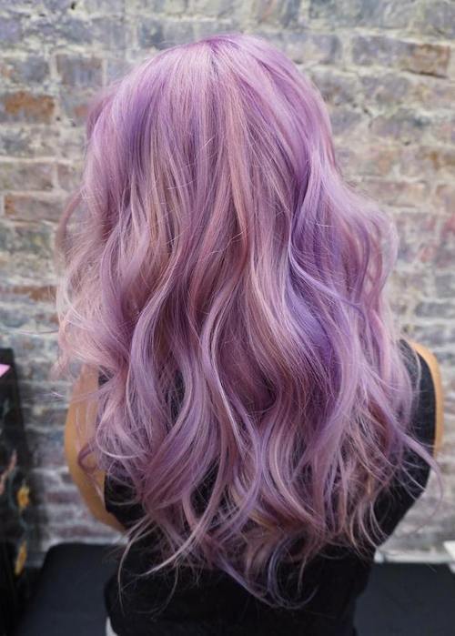 柔和的紫色头发